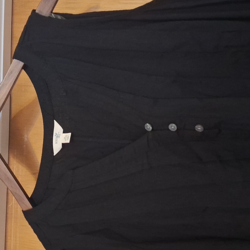 Terra & Sky Black Sleeveless Pleated Blouse - Picture 7 of 8